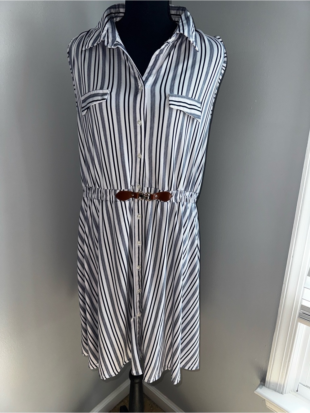 Sleeveless Vertical Stripe Midi Shirt Dress in White and Navy